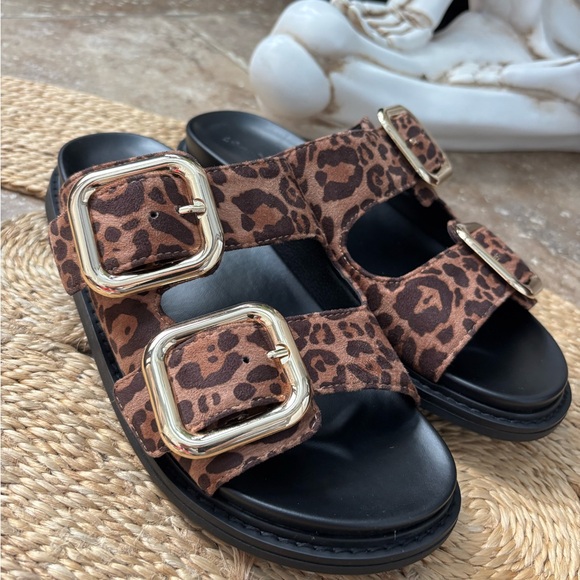 Leopard Slides
Size 8.5 - Picture 7 of 7